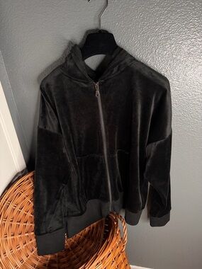Felina 🕷️Black Velour Zip Hoodie